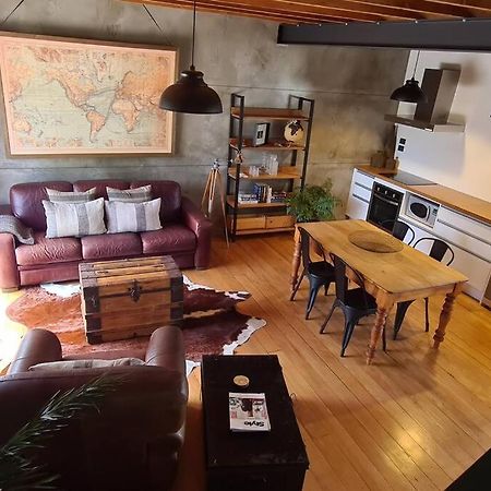 Apartment 4 - Haddin Court - Chic Ny Loft Style Бленхайм Екстериор снимка