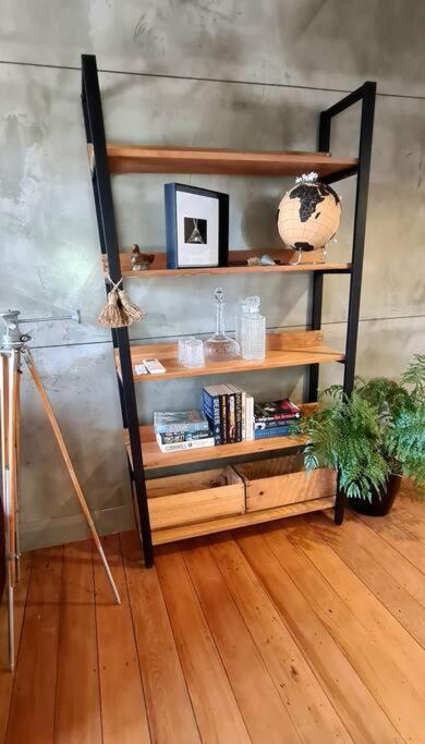 Apartment 4 - Haddin Court - Chic Ny Loft Style Бленхайм Екстериор снимка
